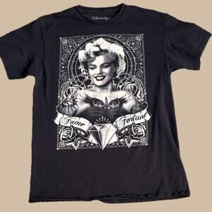 MARILYN MONROE TEE (SIZE M)